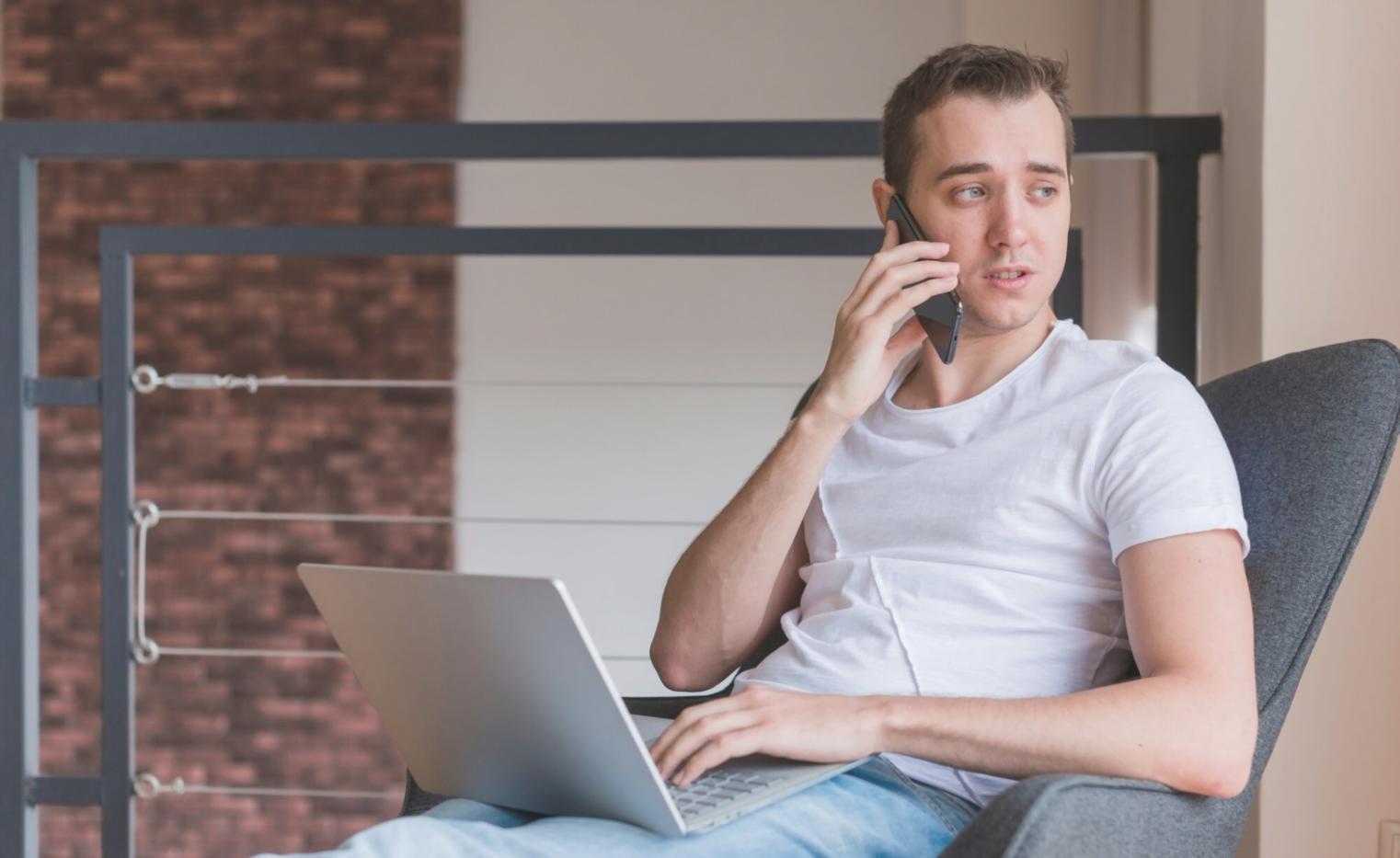 Espacio de trabajo colaborativo donde se discuten estrategias financieras personalizadas